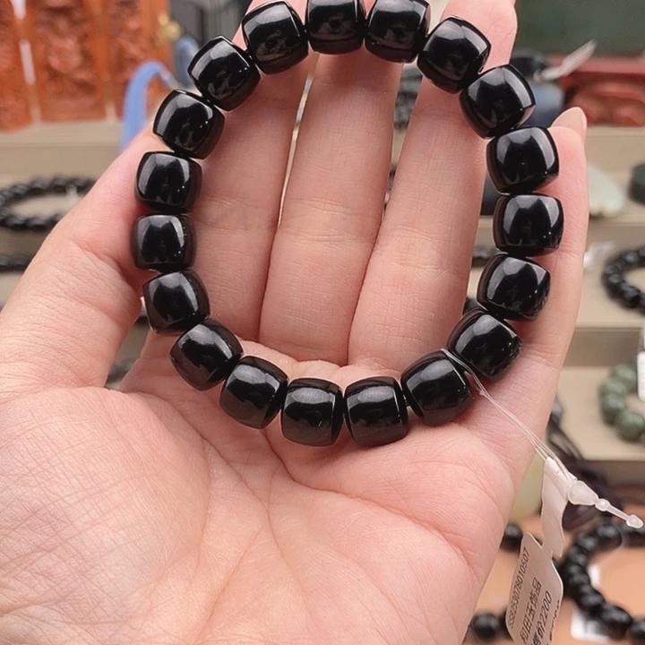 和田玉未镶嵌颈饰恒**?