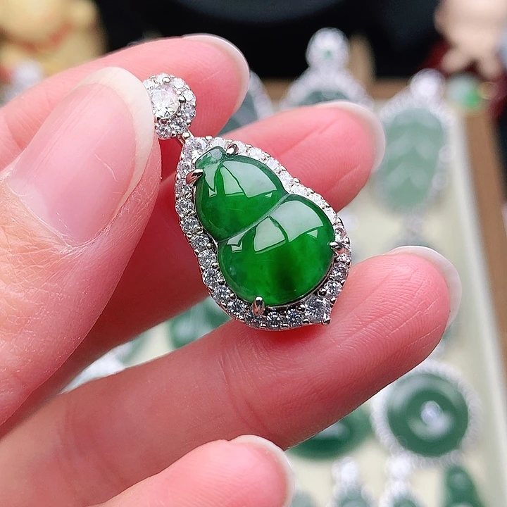 颈饰未镶嵌翡翠吊坠