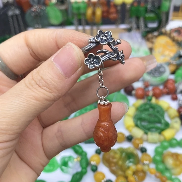 翡翠未镶嵌颈饰戒指33