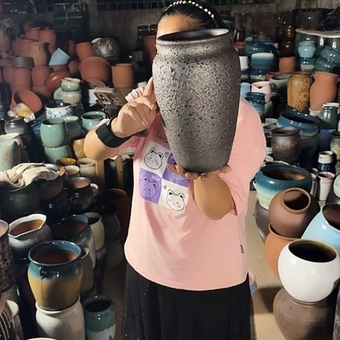 口16高29瑕疵一个盆子。