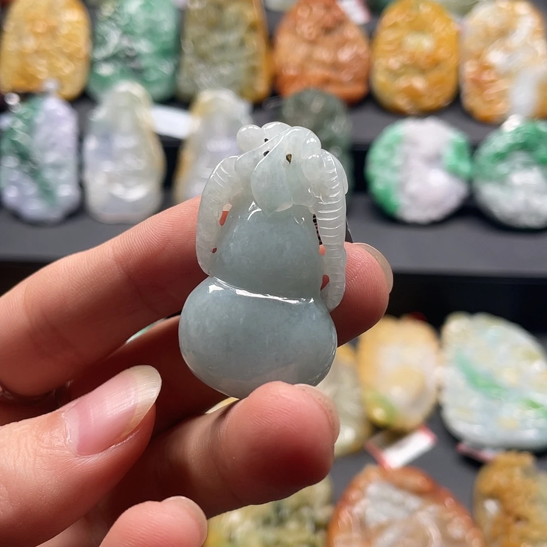 翡翠未镶嵌挂件腾冲