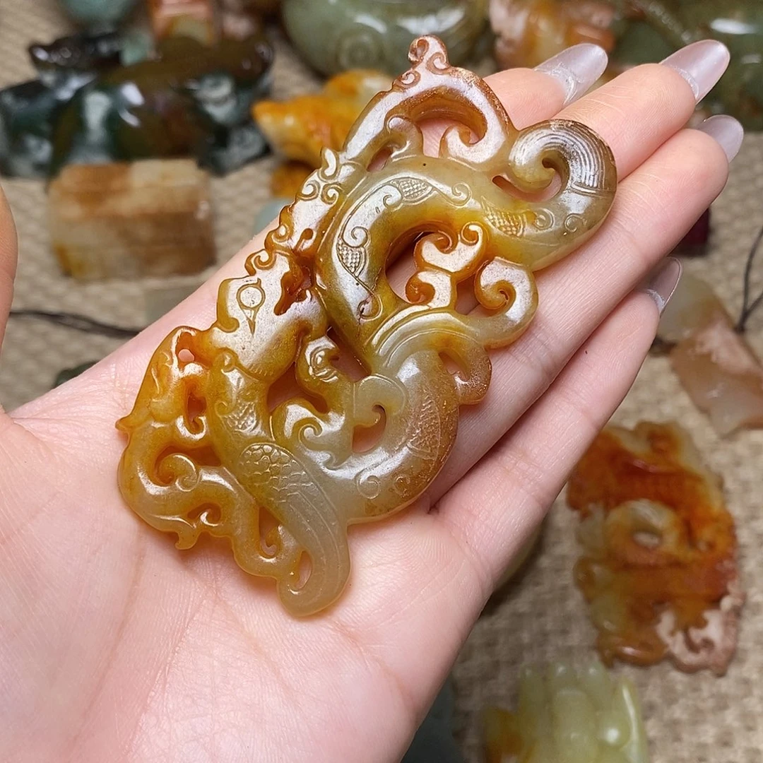 蛇纹石玉未镶嵌颈饰