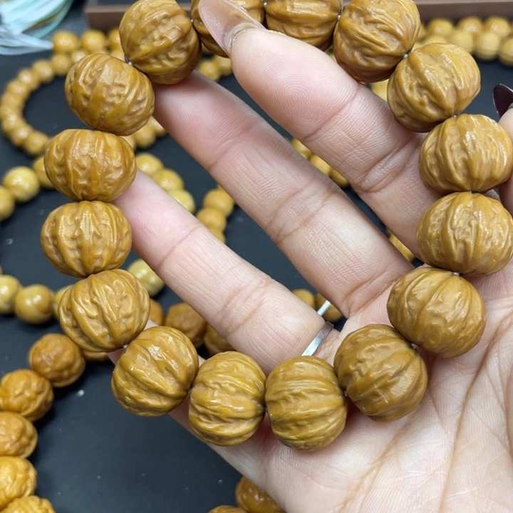 嗡***锋吊坠猴头核桃精品