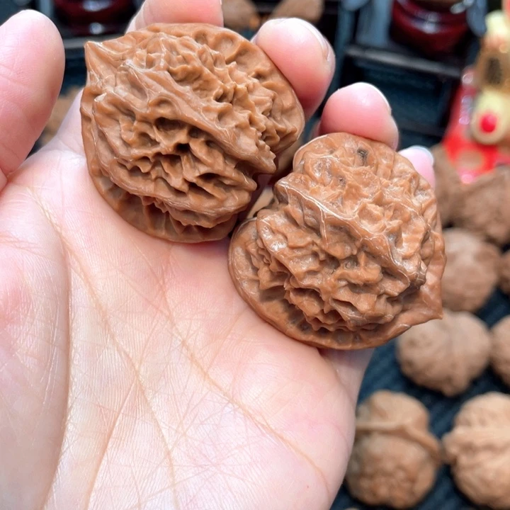 原装曹大龙3.9全品无修。