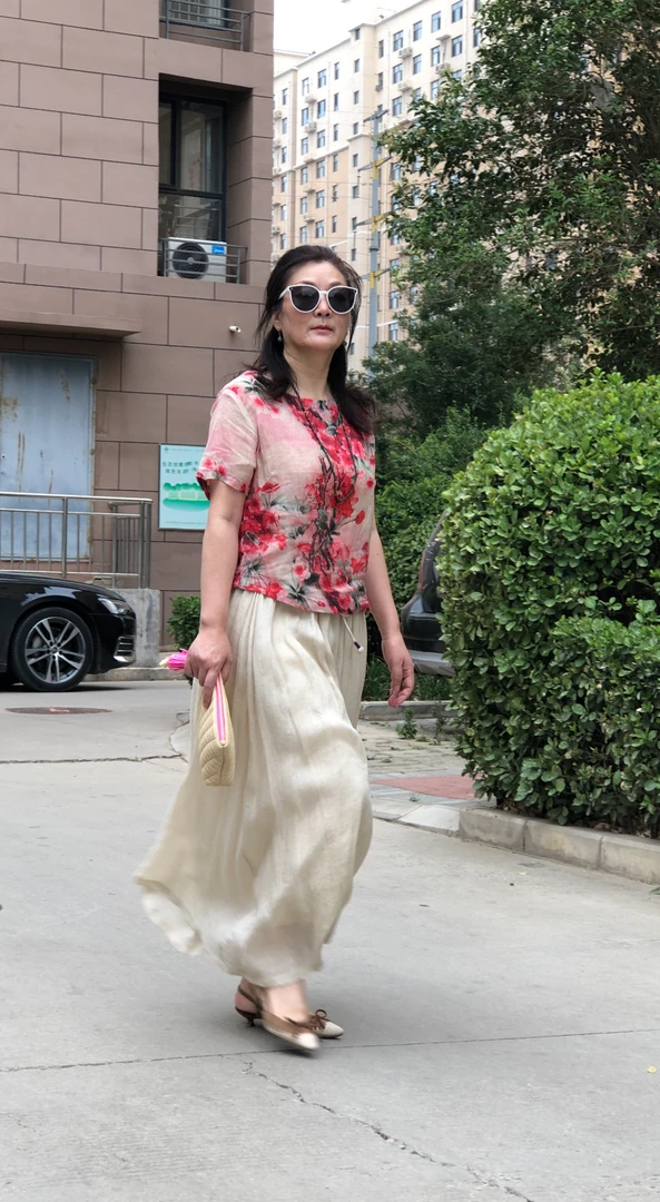 夏季苎麻短袖T恤圆领印花宽松休闲文艺简约高级气质女