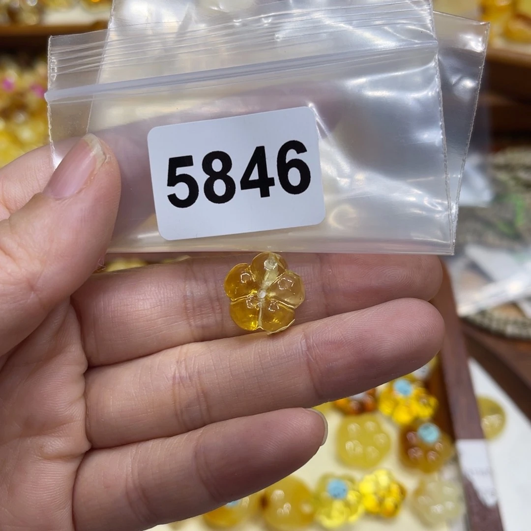 琥珀珠宝奇石未镶嵌