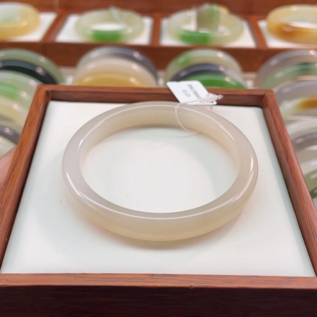 【闪购商品】和田玉手镯未镶嵌