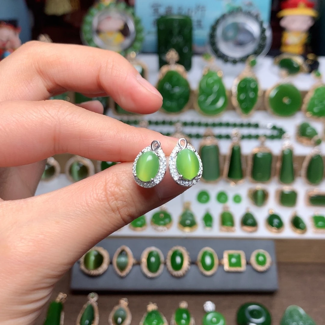 和田玉（碧玉）耳钉未镶嵌