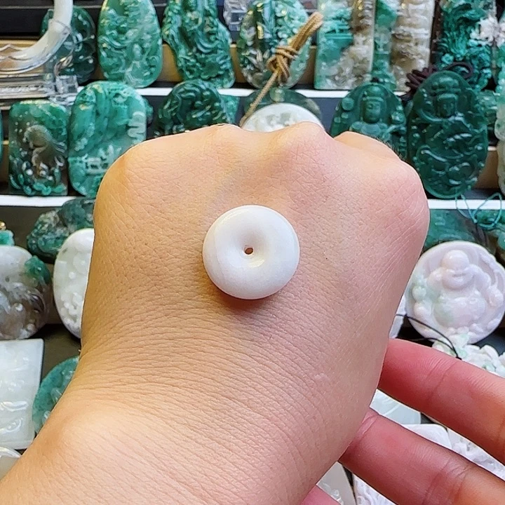 未镶嵌独山玉颈饰