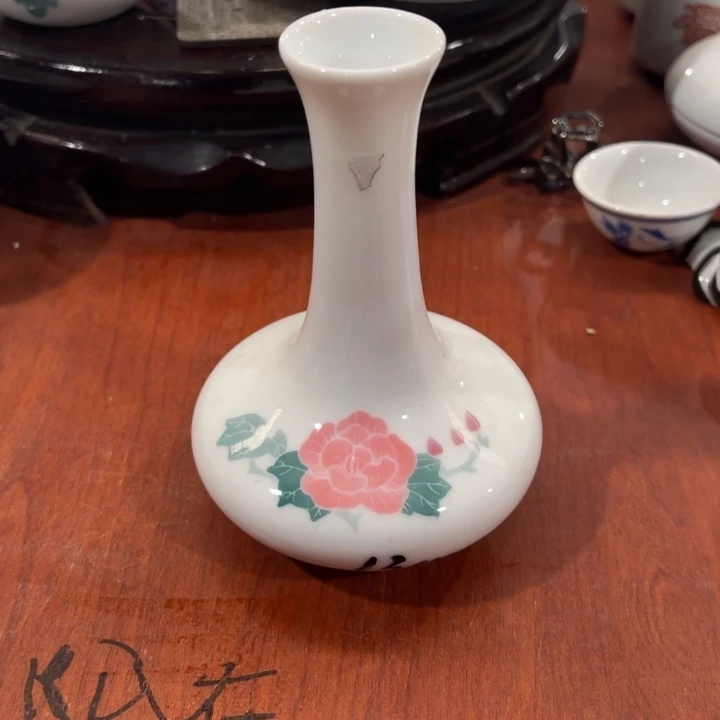 醴陵釉下五彩手绘花瓶13cm。两个上****司