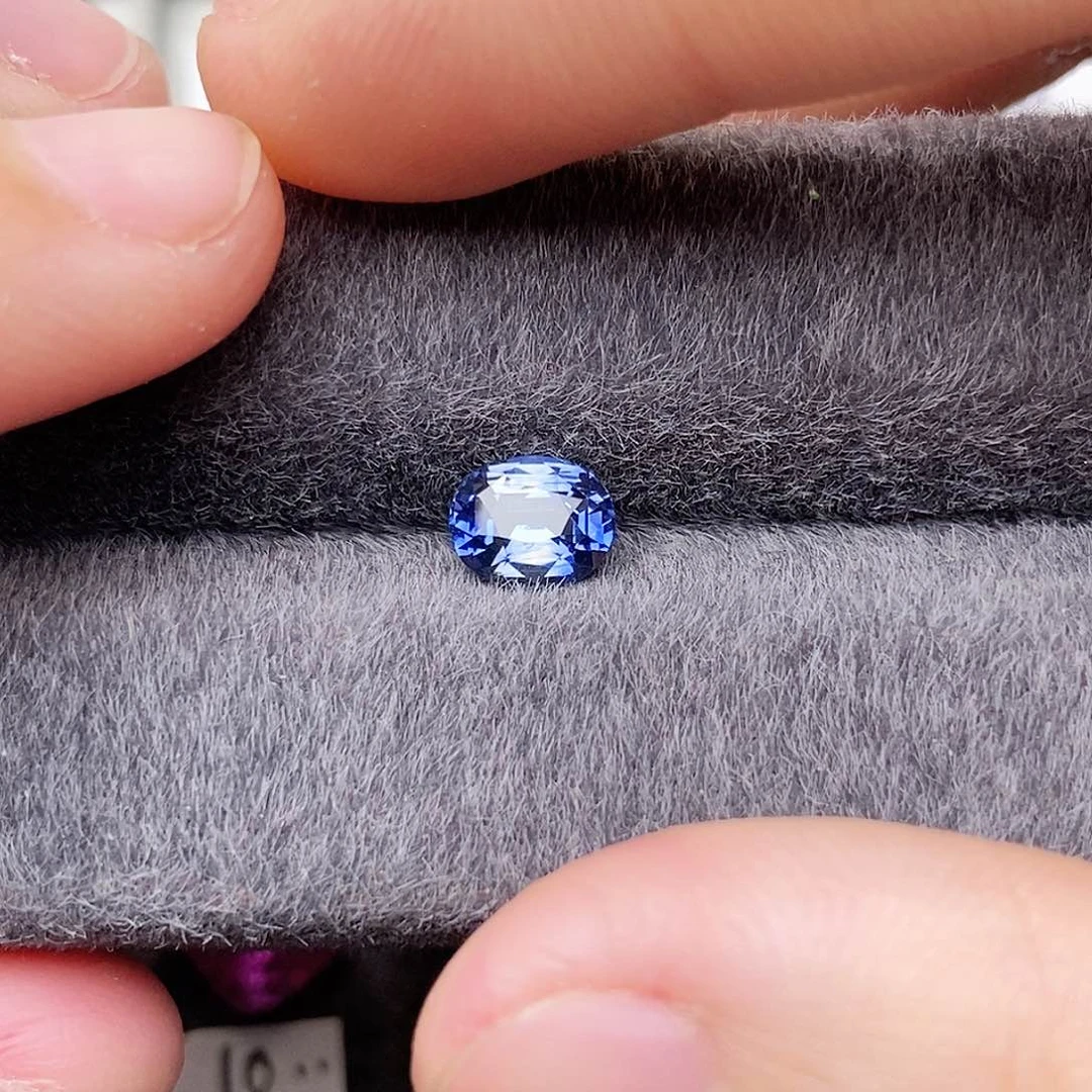 蓝宝石裸石未镶嵌矢车菊VB火彩玻璃体1.23ct/0463