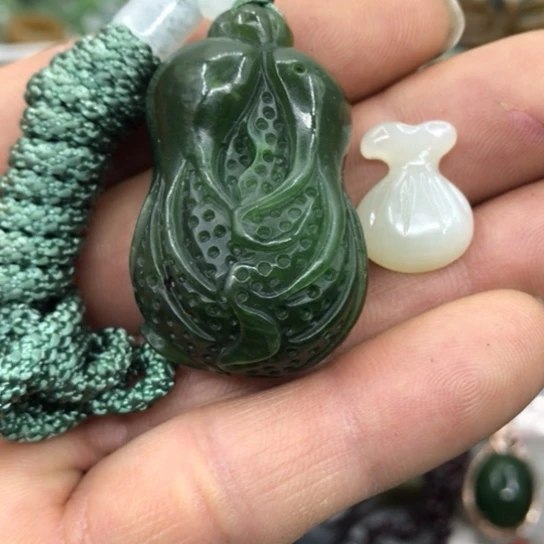 和田玉（碧玉）颈饰未镶嵌a****