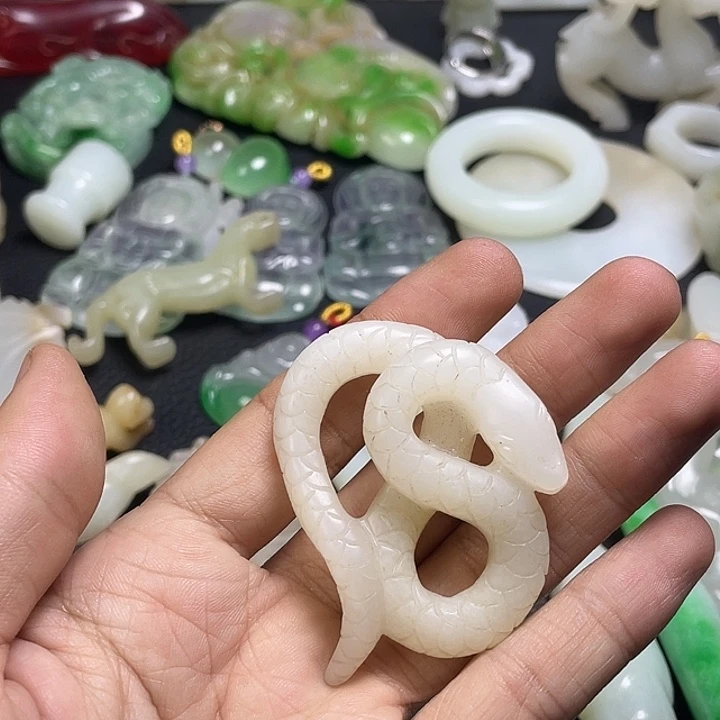 吊坠白玉菩提精美图片