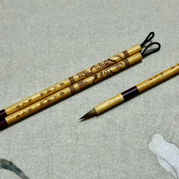 勤文堂宣纸【喜上眉梢】小狼尾出峰1.8口径0.5cm 2支