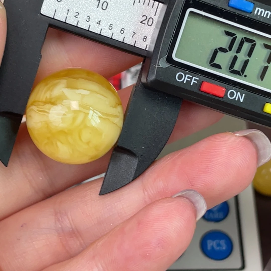 未镶嵌琥珀裸石288