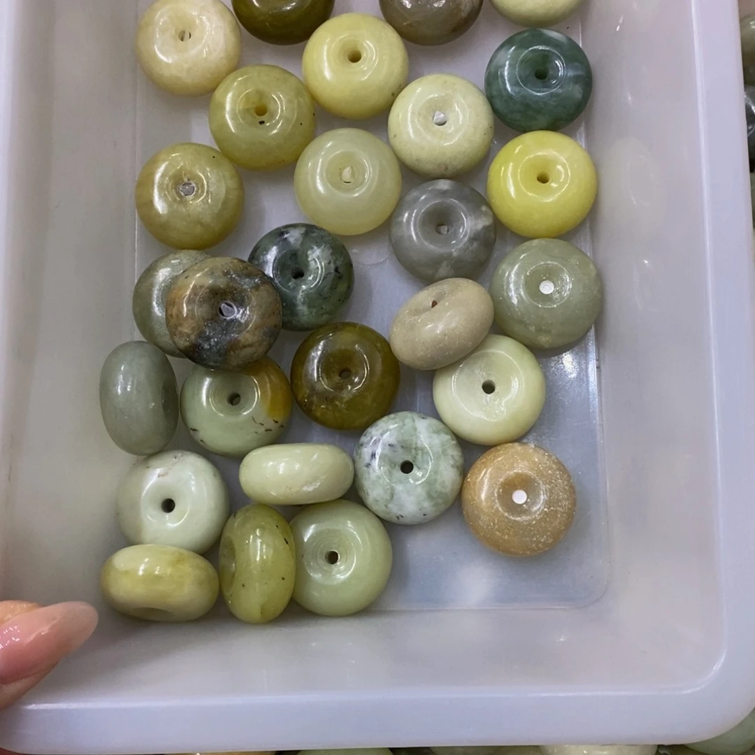 蛇纹石玉未镶嵌颈饰6
