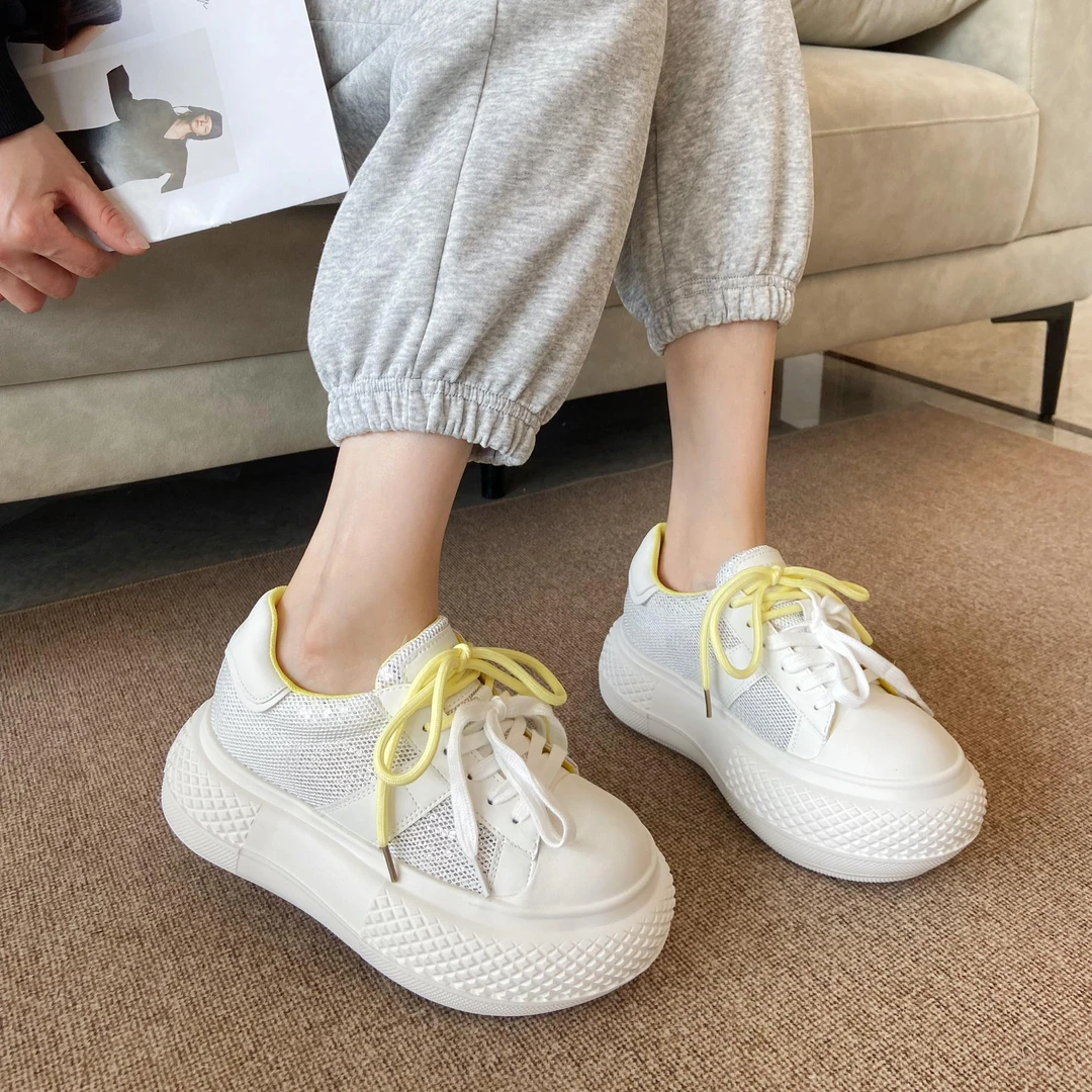 秋季大头小白鞋女2025夏季新款百搭网面透气休闲松糕面包鞋休闲鞋