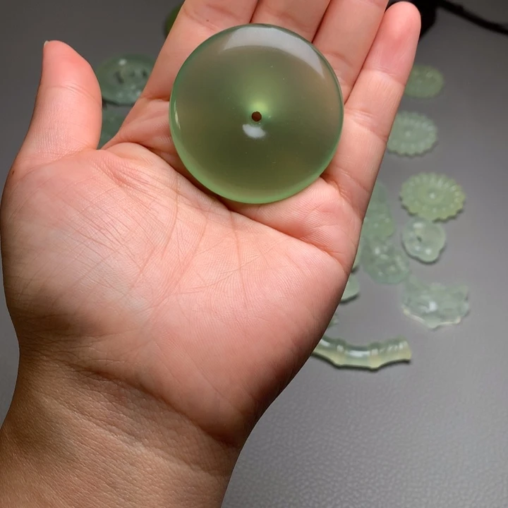 未镶嵌蛇纹石玉吊坠(不含链)