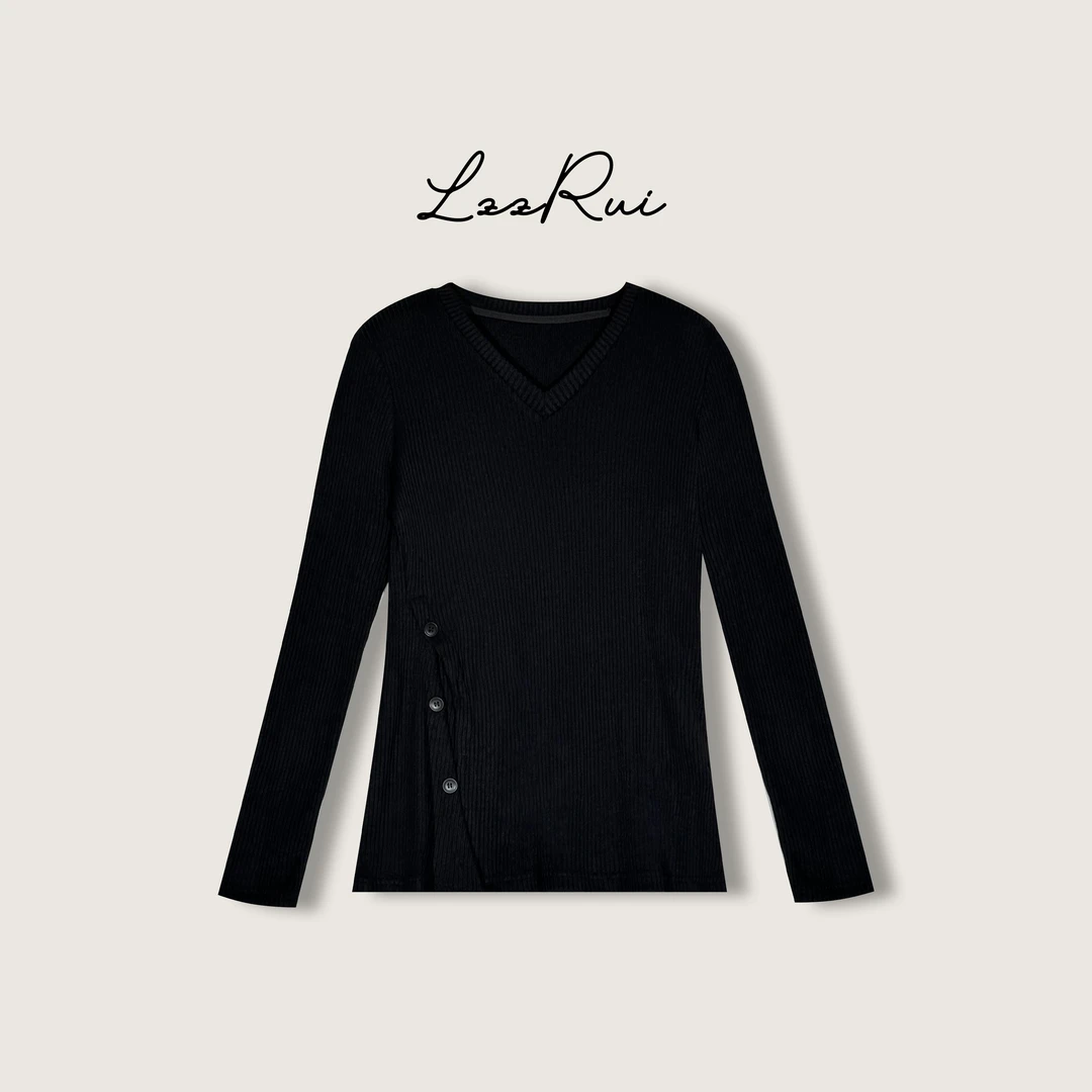 LZZ2025冬季新款V领下摆开叉纽扣针织打底衫