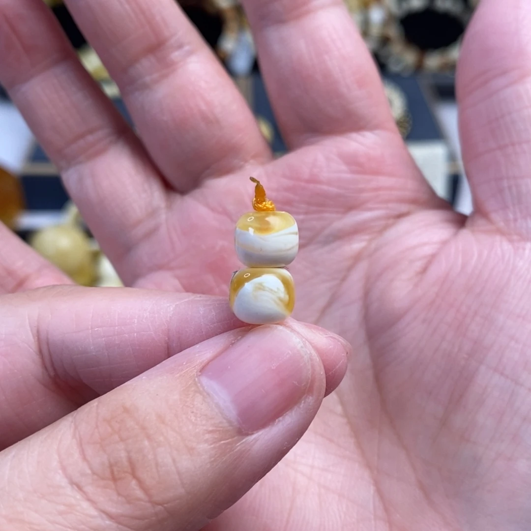 蜜蜡未镶嵌裸石金瓷白溶洞老型对珠8.2