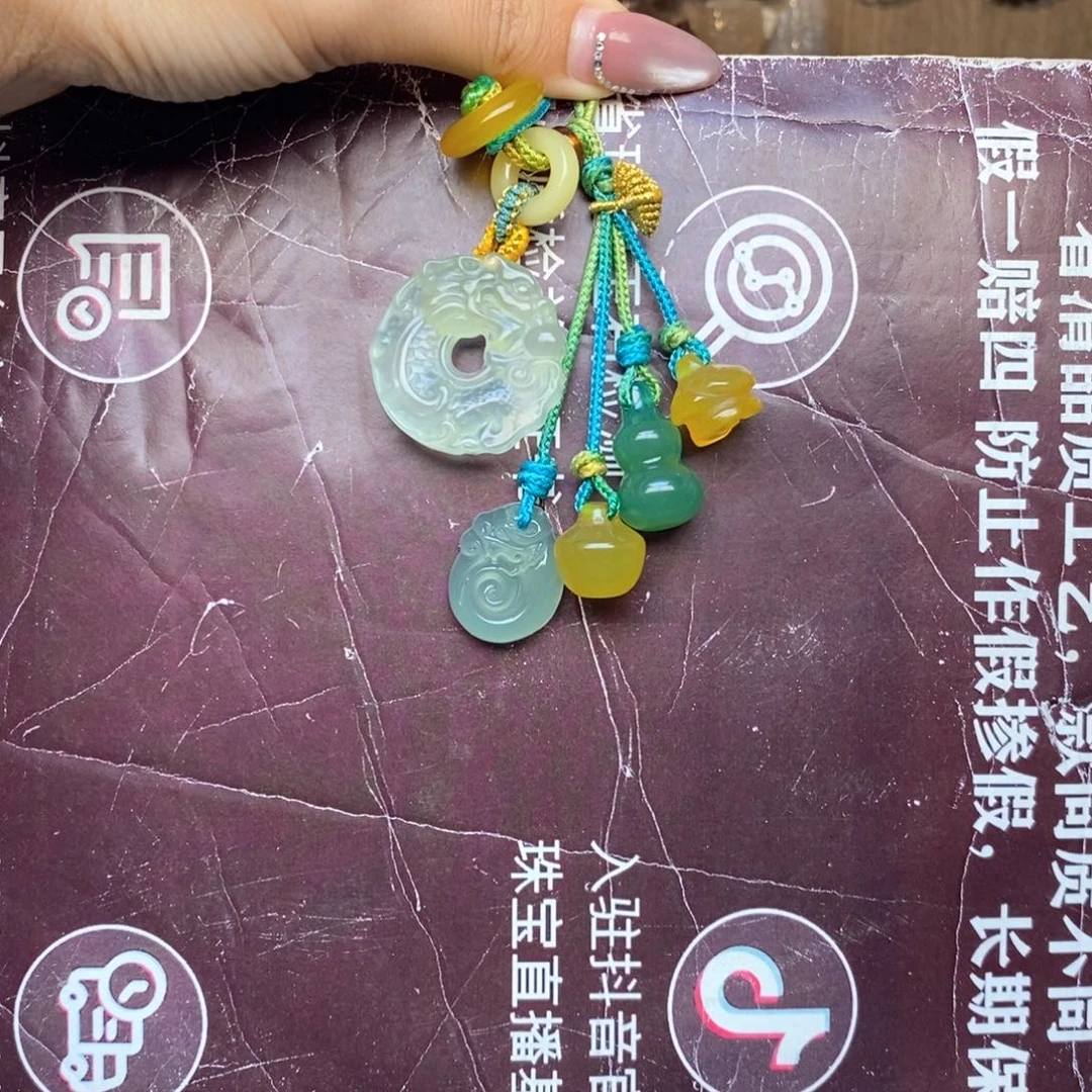 用***4未镶嵌岫玉车挂挂件