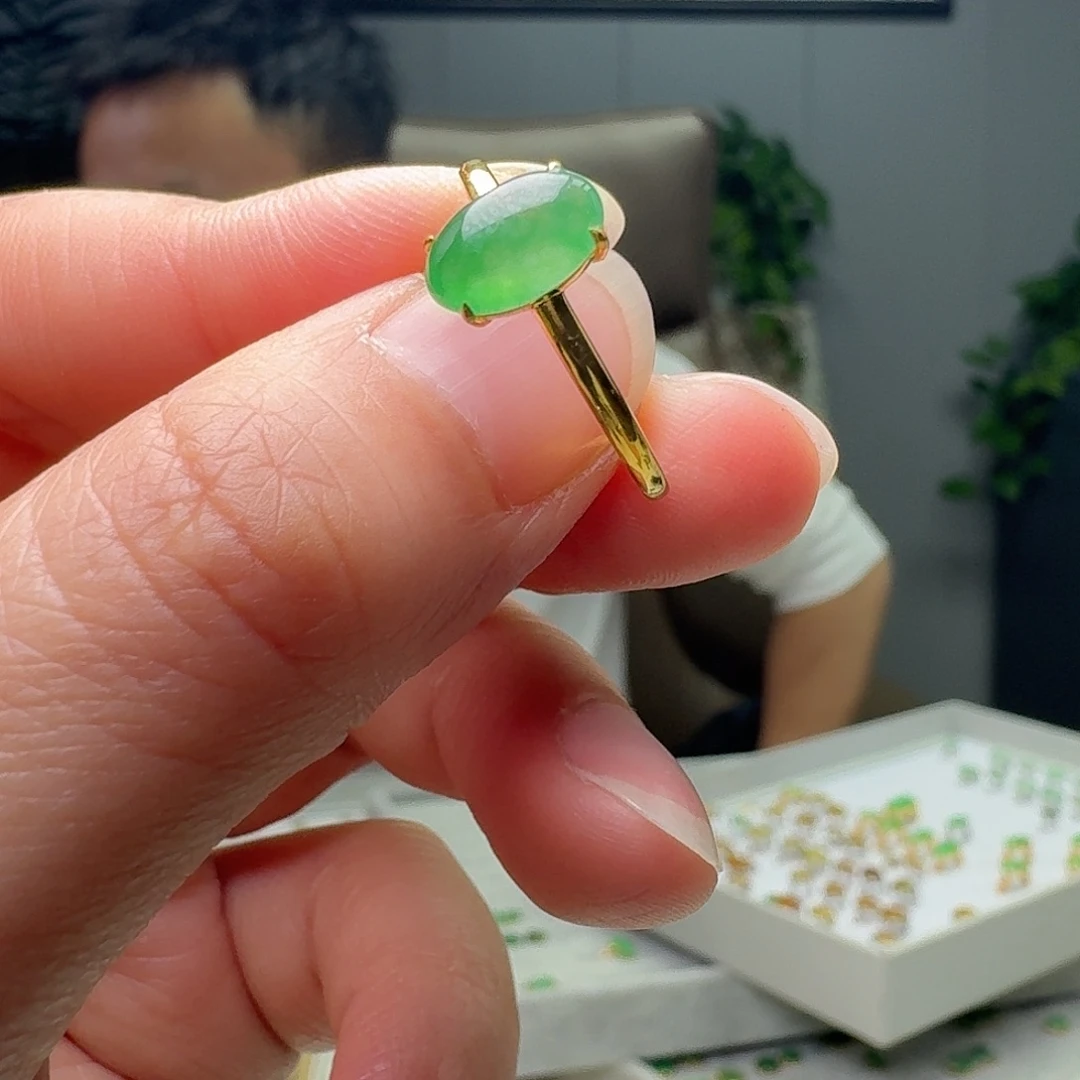翡翠18K金镶嵌戒指天然