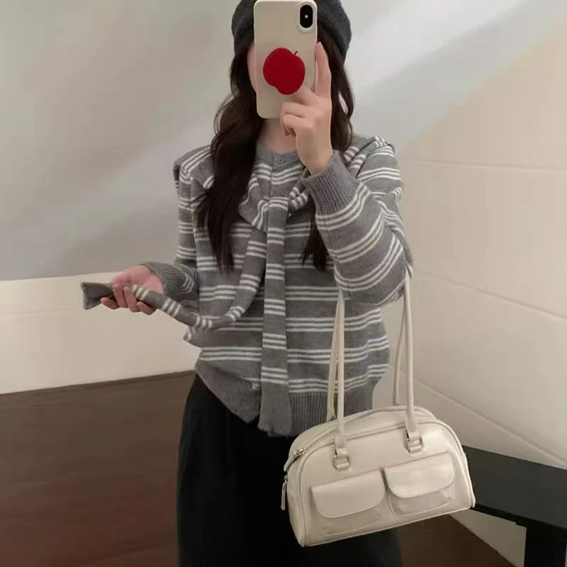 8391 圆领针织厚款女条纹刺绣毛针织衫显瘦套头秋冬秋季