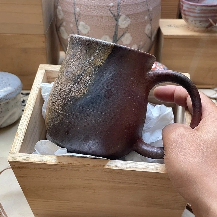 瓷片本****哥001 一人直播，看品直播间说序号