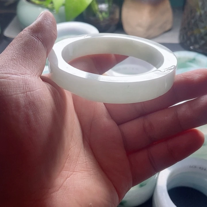 樰***晖定制翡翠未镶嵌翡翠手镯