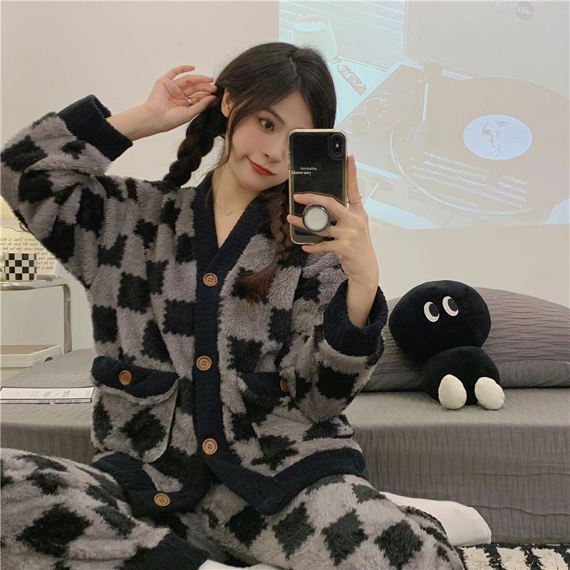 冬季睡衣女款套装珊瑚绒加厚加绒毛茸茸保暖可爱新款法兰绒家居服