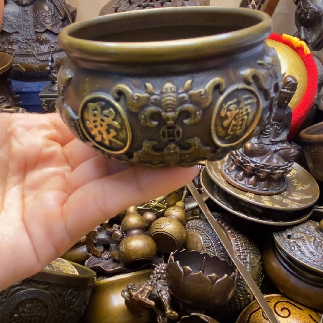 铜器摆件做工精良