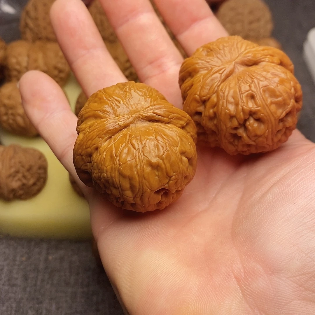 彬***46尺元宝文玩核桃