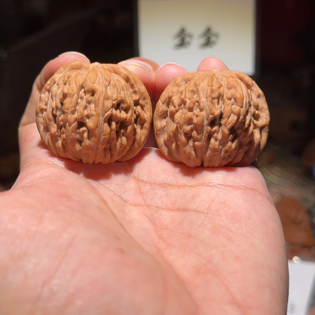 核桃把件1495四座楼，尺寸39 38 33