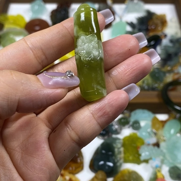 蛇纹石玉未镶嵌吊坠汇*