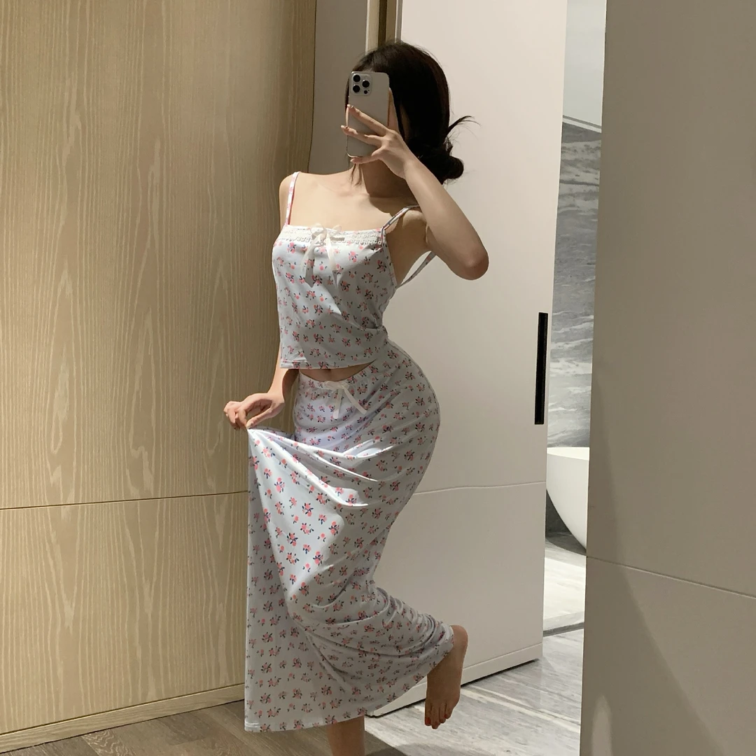 欧美ins小清新碎花印花吊带小背心上衣长款半身裙装淡蓝气质显瘦