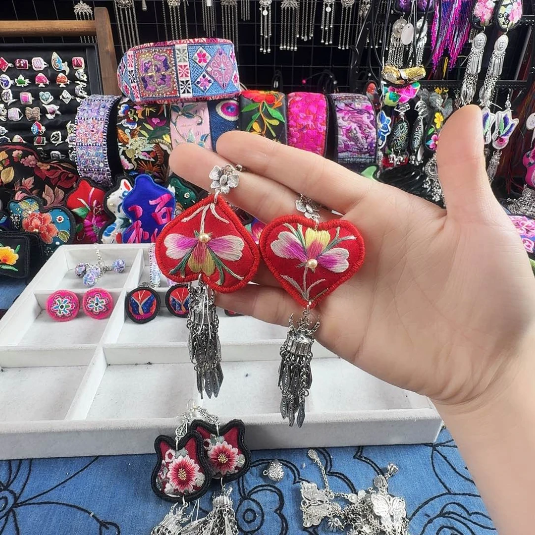 修***来织绣手工刺绣工艺