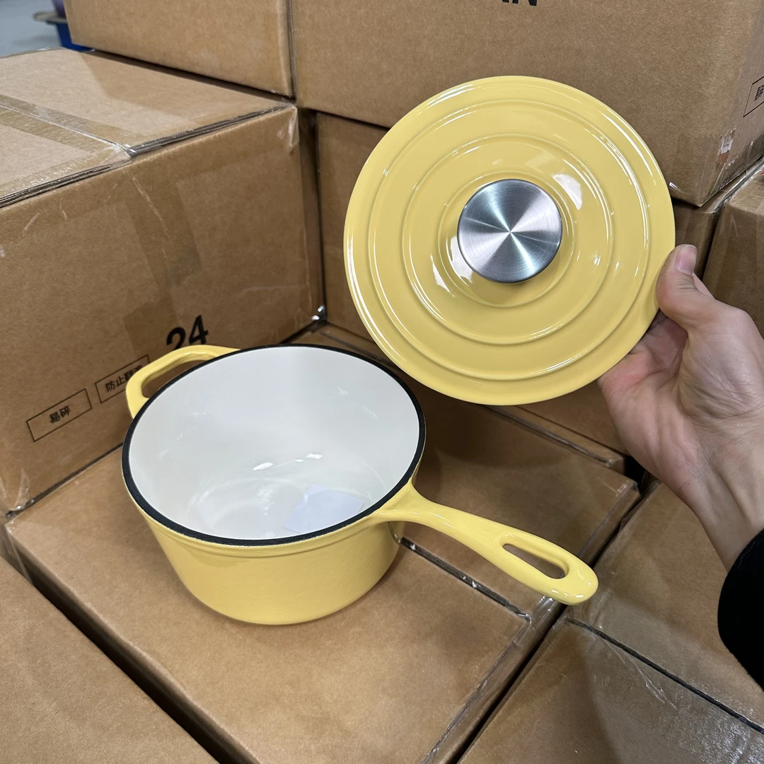 18cm鹅黄内米白珐琅奶锅带盖家用加厚少油烟炖煮辅食锅不挑灶具
