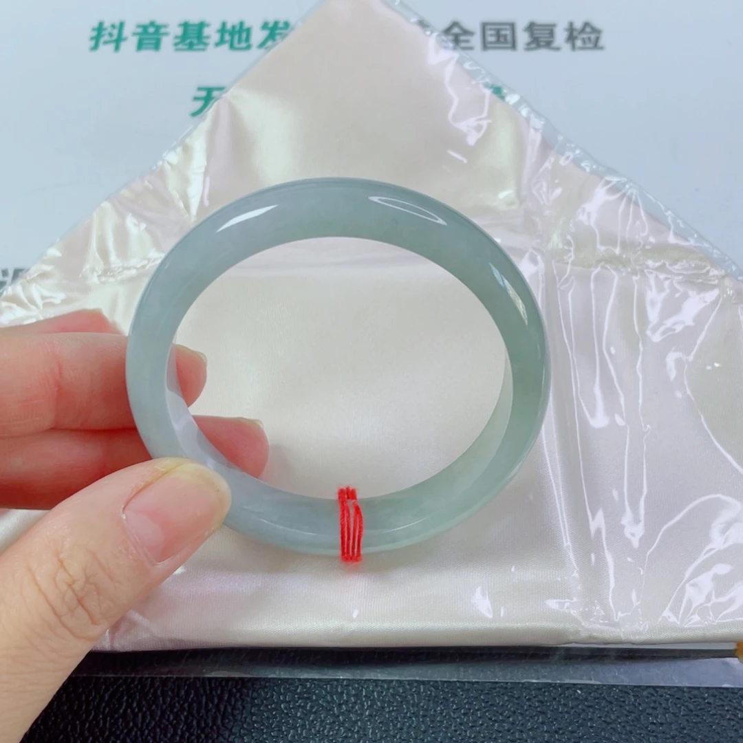 挪***️翡翠未镶嵌手镯天然