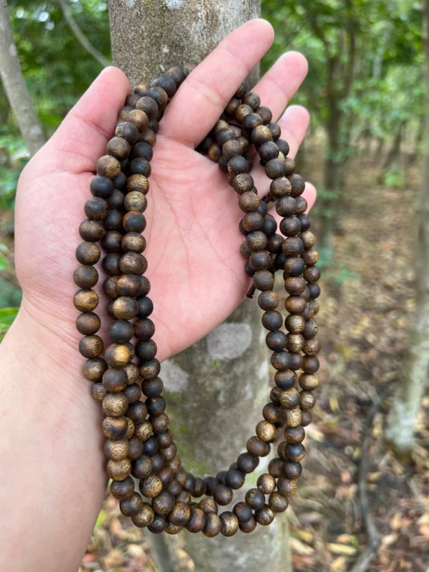 奇楠沉香卡08多圈29克老料108颗多样性发一条