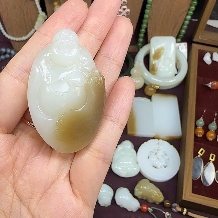 颈饰未镶嵌和田玉