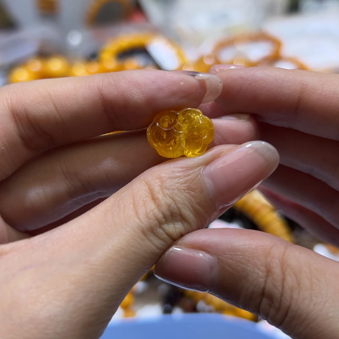 琥珀珠宝奇石未镶嵌