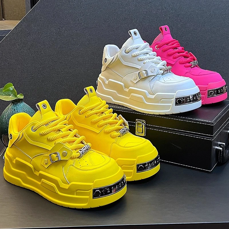 2025新款男鞋子潮流百搭白色板鞋厚底内增高小白鞋时尚个性休闲鞋