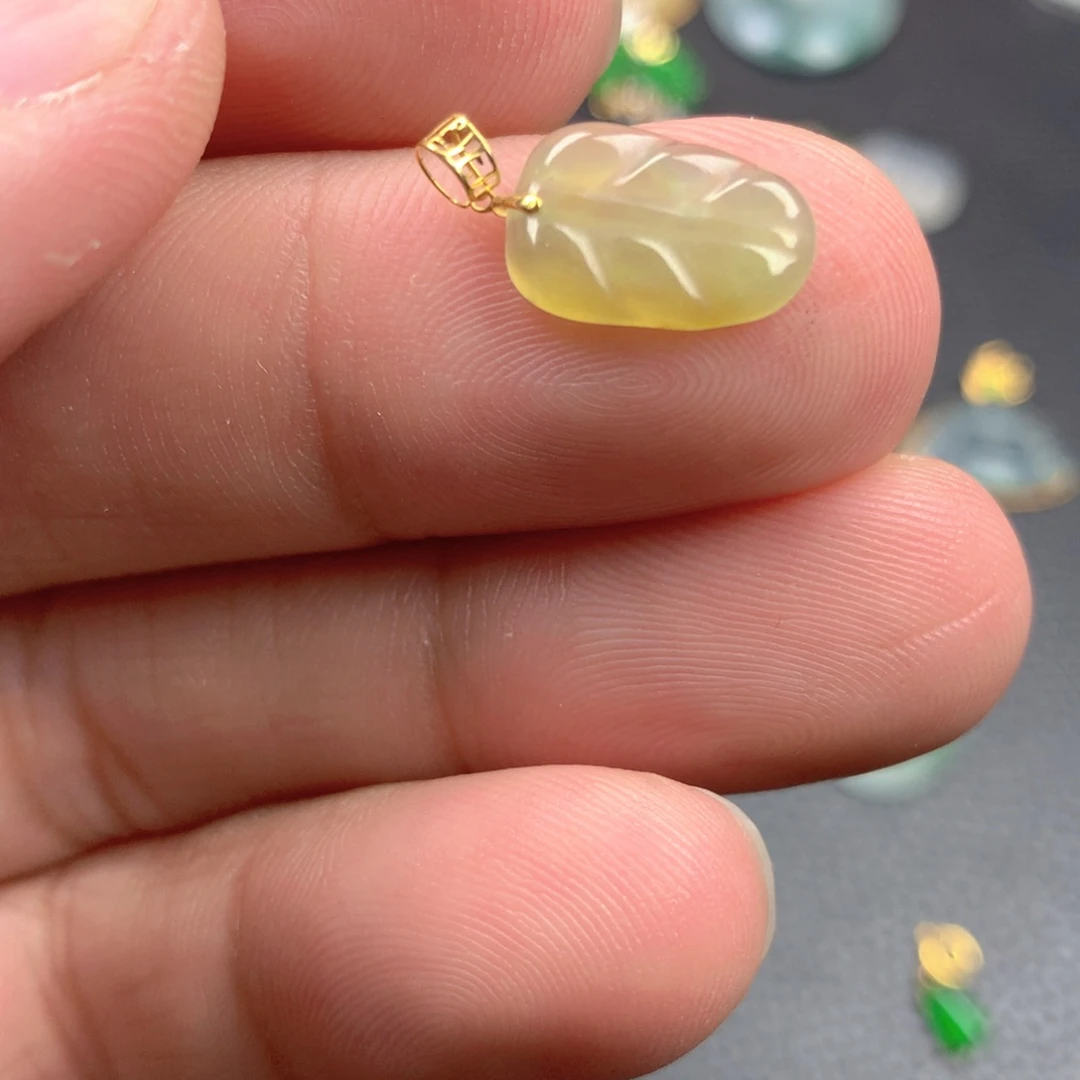 【闪购商品】颈饰18K金镶嵌翡翠翡翠