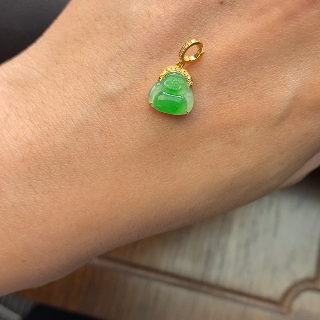 超***豪翡翠18K金镶嵌颈饰翡翠