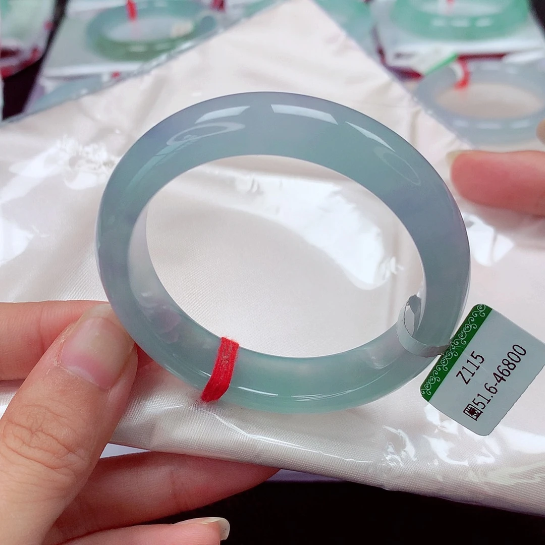 未镶嵌手镯翡翠天然翡翠手镯