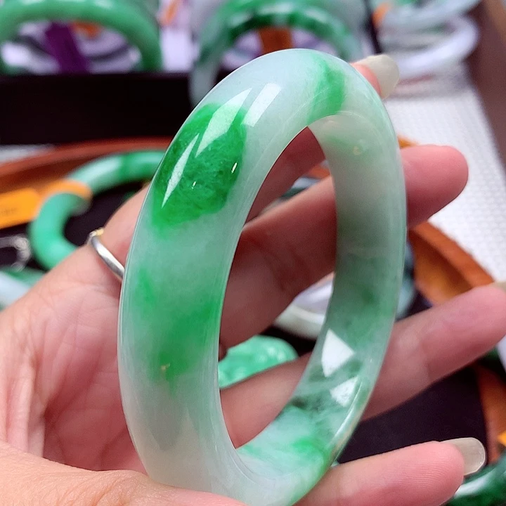 未镶嵌手镯翡翠翡翠