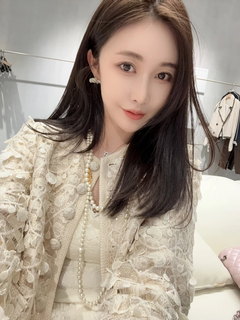 【琉光锦羽】重工蕾丝亮片纽扣尽显优雅外套 YW042