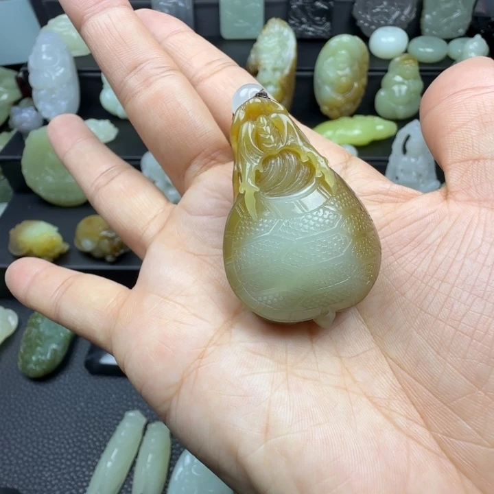 和田玉未镶嵌珠宝奇石