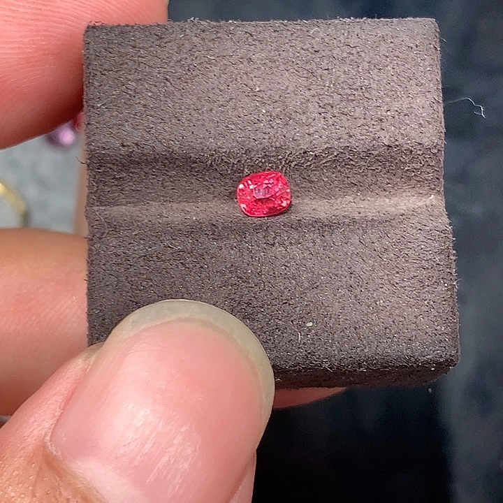 火***明裸石尖晶石天然尖晶