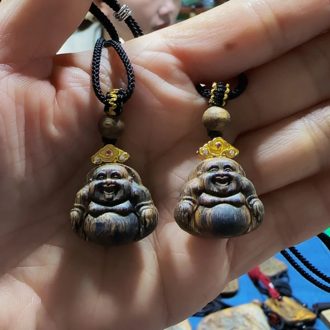 沉香碎屑沉香海南国香老白奇乌身笑脸佛一对